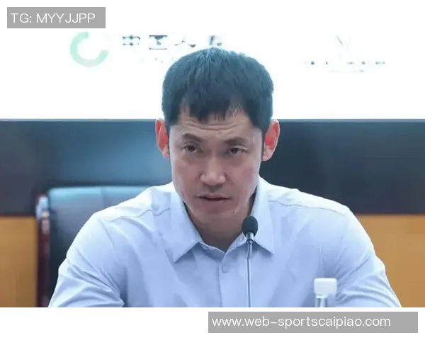 张庆鹏点评球队防守表现称第一节失30分无犯规显示防守软弱需加强